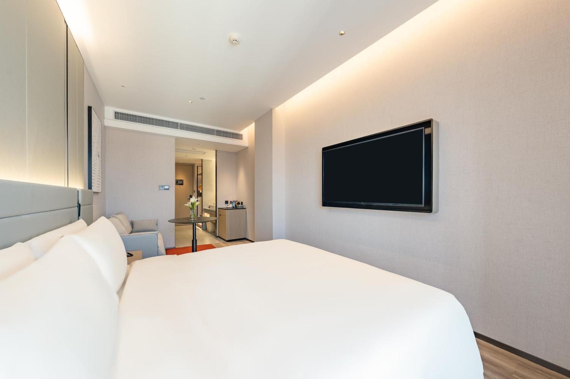 Atour S Lujiazui Expo Center Hotel 5*