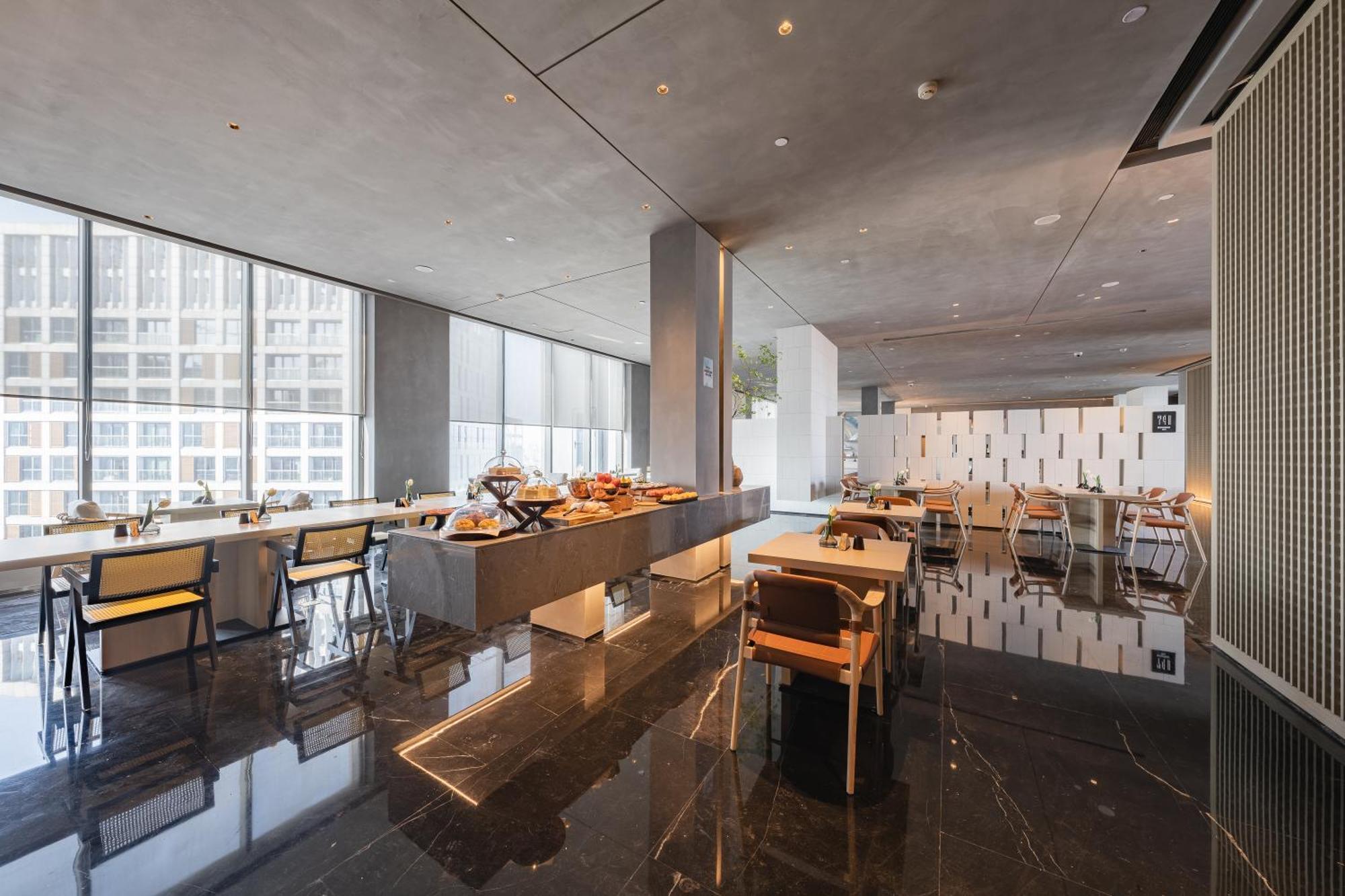 Atour S Lujiazui Expo Center Hotel 5*