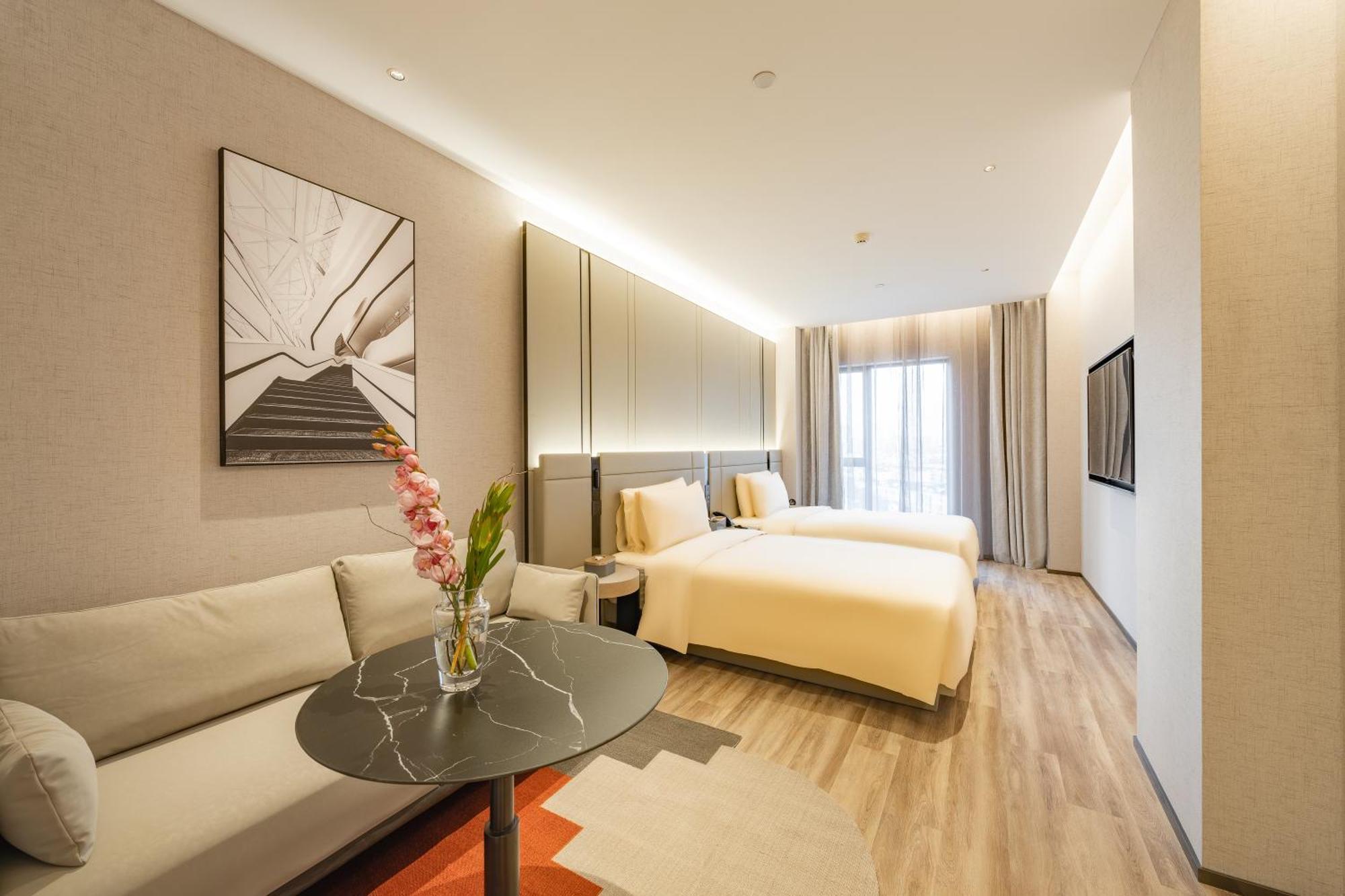 Atour S Lujiazui Expo Center Hotel 5*