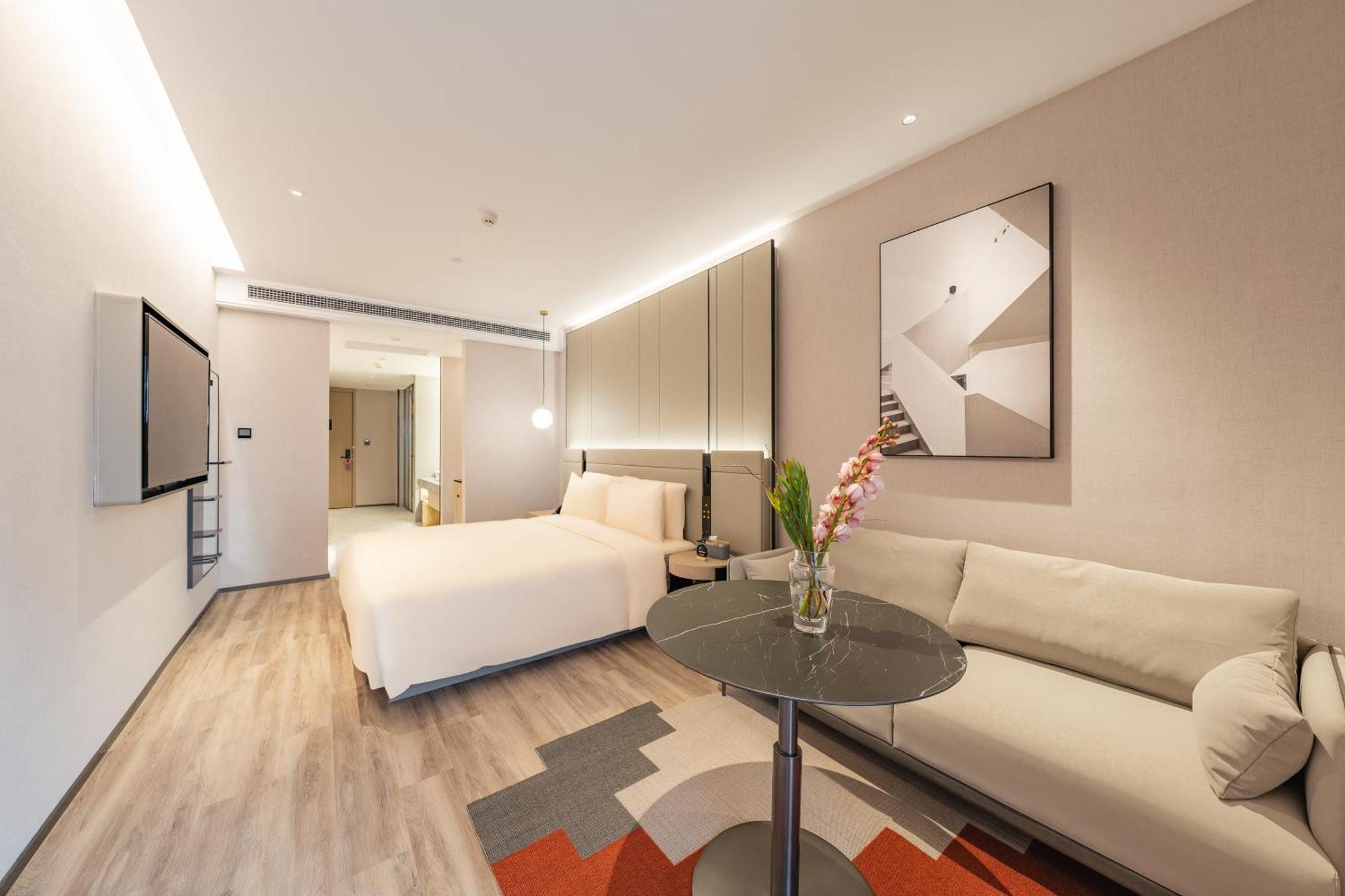 Atour S Lujiazui Expo Center Hotel 5*